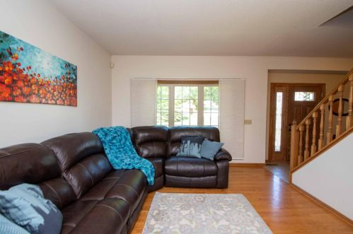 9063 Duckwood Trl, Saint Paul MN  55125-8687 exterior