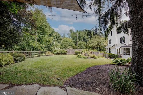 420 Allens Ln, Philadelphia PA 19119-3310 exterior