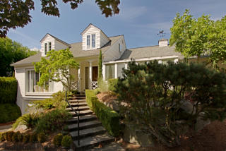 812 Aloha St, Seattle, WA 98109-4313