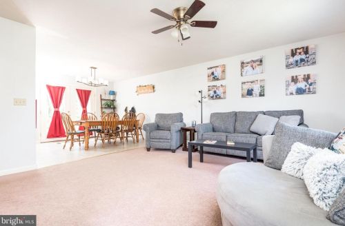 224 Orange Rd, Pratts, VA 22731-3143