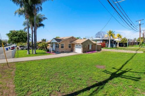 8152 Roy St, Lemon Grove, CA 91945-2523