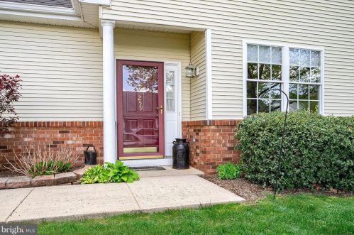 259 Meadowlark Dr, Trenton NJ  08690-3578 exterior