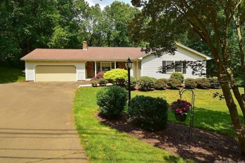 320 Kelsey St, Middletown, CT 06457-5129