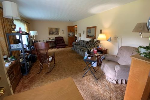 327 Chestnut St, Batavia, IL 60510-2715