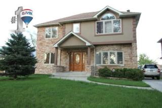 8273 Wisner St, Niles, IL 60714-2438