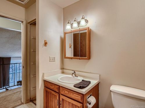 5321 Pagosa Way, Aurora CO 80015-2452 exterior