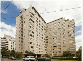 1000 Vista Ave, Portland OR  97205-1152 exterior