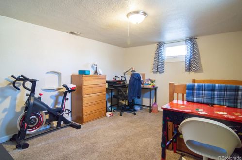 2038 6th Ave, Greeley CO  80631-7106 exterior