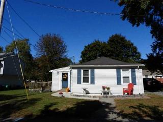 7 View St, Warwick, RI 02888-1617
