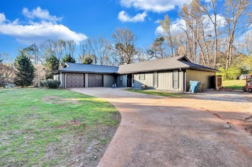 971 Havenridge Dr, Conyers, GA 30094-5517
