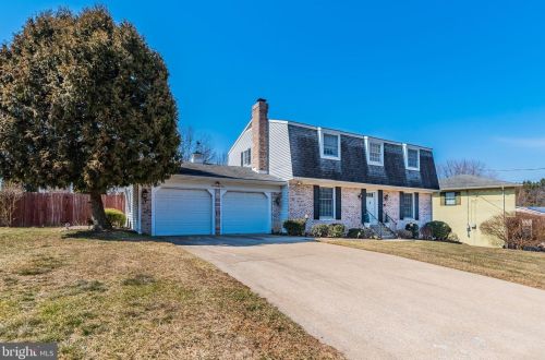 641 61st St, Harrisburg, PA 17111-3848