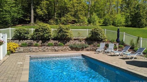 19 Black Oak Dr, Granby, CT 06090-1603