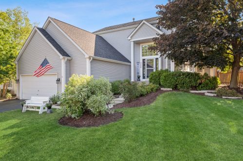 320 Briarwood Ln, Barrington Hills, IL 60102