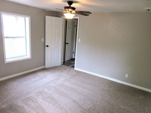 718 Anderson St, Angleton TX 77515-4544 exterior