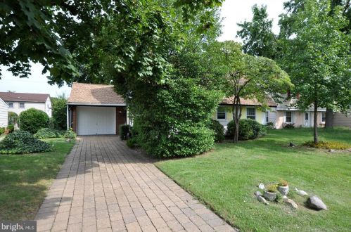 47 Patriot Ln, Willingboro, NJ 08046-2614