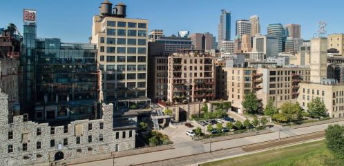 600 2nd St, Minneapolis MN  55401-2144 exterior