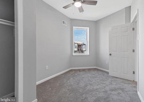 609 61 St, Philadelphia PA 19142-3402 exterior