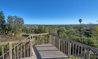 266 Kingswood Ct, Redding, CA 96003-2161