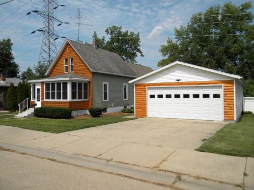 1911 1st St, Nelson IL  61021-2509 exterior
