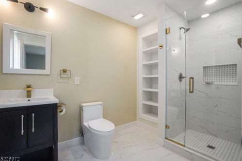 6 Warwick Cir, Springfield NJ  07081-2244 exterior