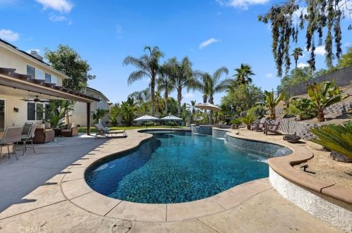17331 Greentree Dr, Riverside, CA 92503-6762