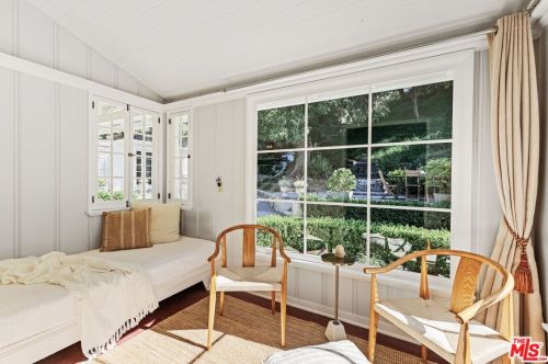 2480 Chevy Chase Dr, Glendale CA  91206-1845 exterior