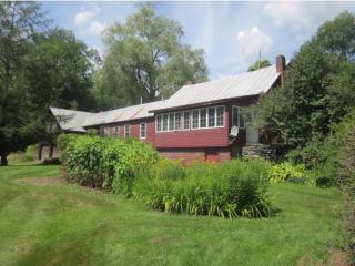 33 Old Bass Rd, Braintree VT  05060-8731 exterior