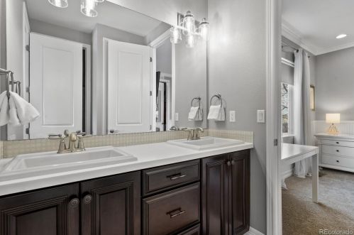 6374 Kewaunee Way, Aurora CO 80016-4310 exterior