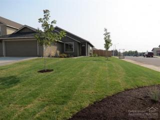 978 24th Pl, Eagle Crest, OR 97756-1321
