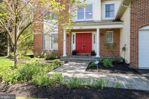 1309 Stable Farm Ct, Herndon, VA 20194-1418