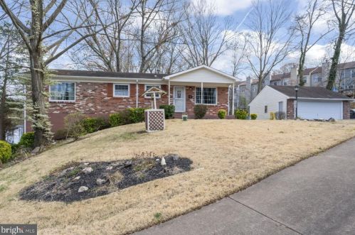 14810 Edgewater Dr, Woodbridge, VA 22193-2666