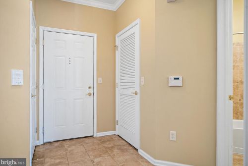 724 Timberlake Dr, Trenton NJ  08618-1466 exterior