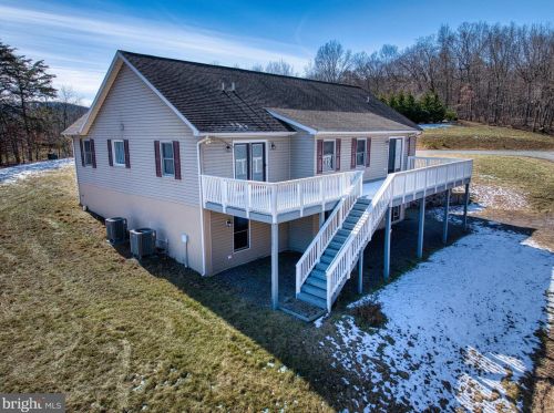 345 Journey Ln, Berkeley Springs WV exterior