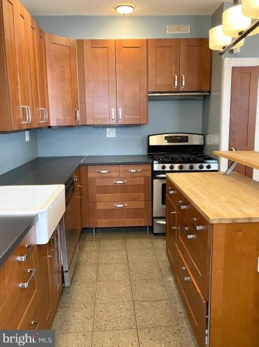 1229 12 St, Philadelphia PA 19147-4903 exterior