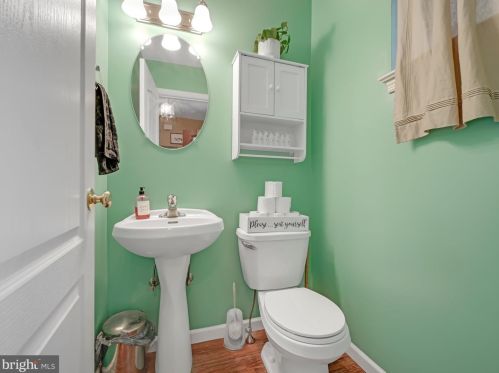 162 Eagle Dr, Ephrata PA 17522-8772 exterior