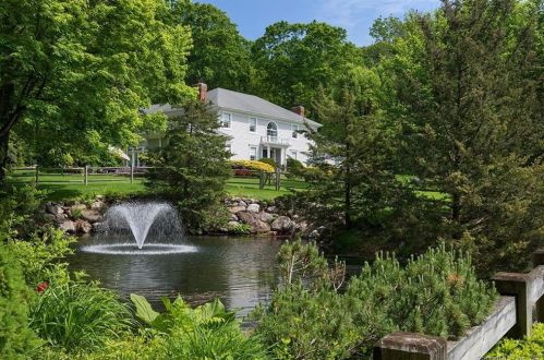 1 French Farm Rd, Norwalk, CT 06850-1136