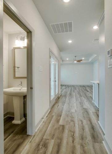 1520 Jackson St, Carrollton TX 75006-6296 exterior