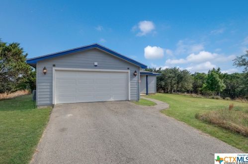 572 Hillside Dr, Spring Branch, TX 78070-3836