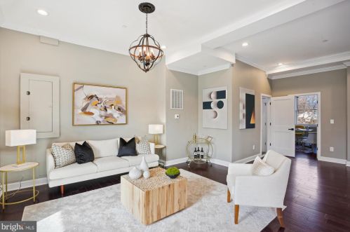 6615 Gude Ave, Silver Spring MD 20912-4827 exterior