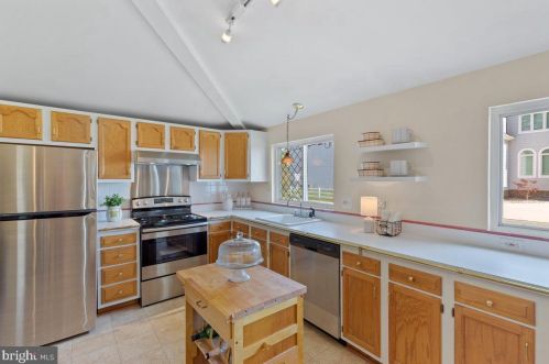 1625 Winters Ave, Shady Side MD 20764-9718 exterior