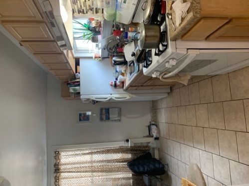 31 32nd St, Bayonne, NJ 07002-4708