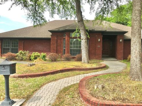 8529 Lake Country Dr, Fort Worth TX  76179-3130 exterior