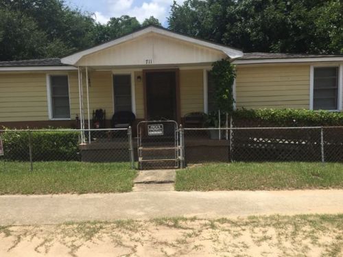 711 Carroll St, Albany, GA 31705-2009