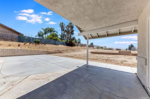 7548 Sundance Dr, Riverside CA  92509-5420 exterior