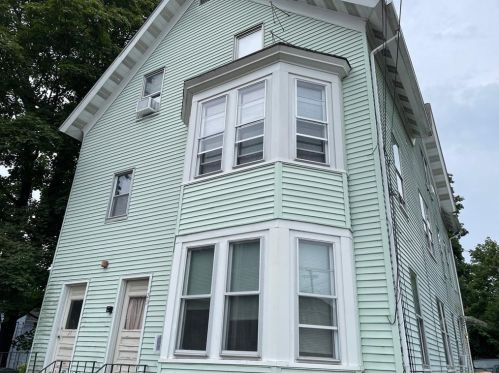 25 Providence St, Woonsocket, RI 02895-5138