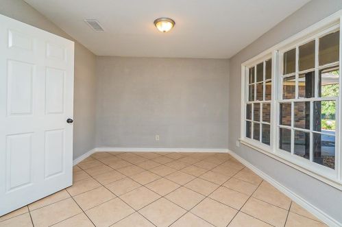 2401 Weiler Blvd, Fort Worth TX  76112-5042 exterior