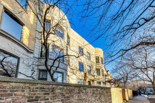 4323 Hazel St, Chicago, IL 60613-1457