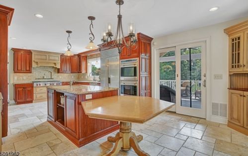 5 Crystal Ct, Branchburg, NJ 08853-4000