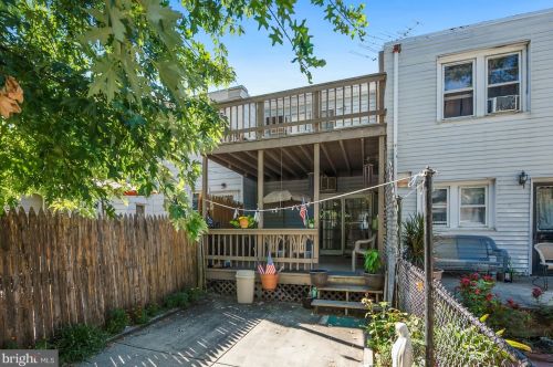 825 Paul St, Gloucester, NJ 08030-1531
