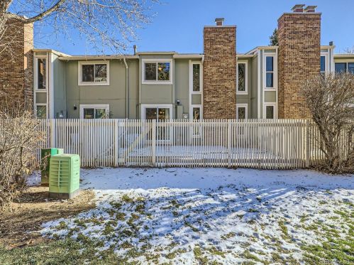 3014 Macon Cir, Aurora CO 80014-3092 exterior